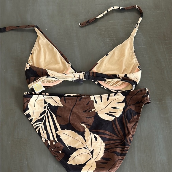 Tropical Print Bikini Set - Picture 7 of 9